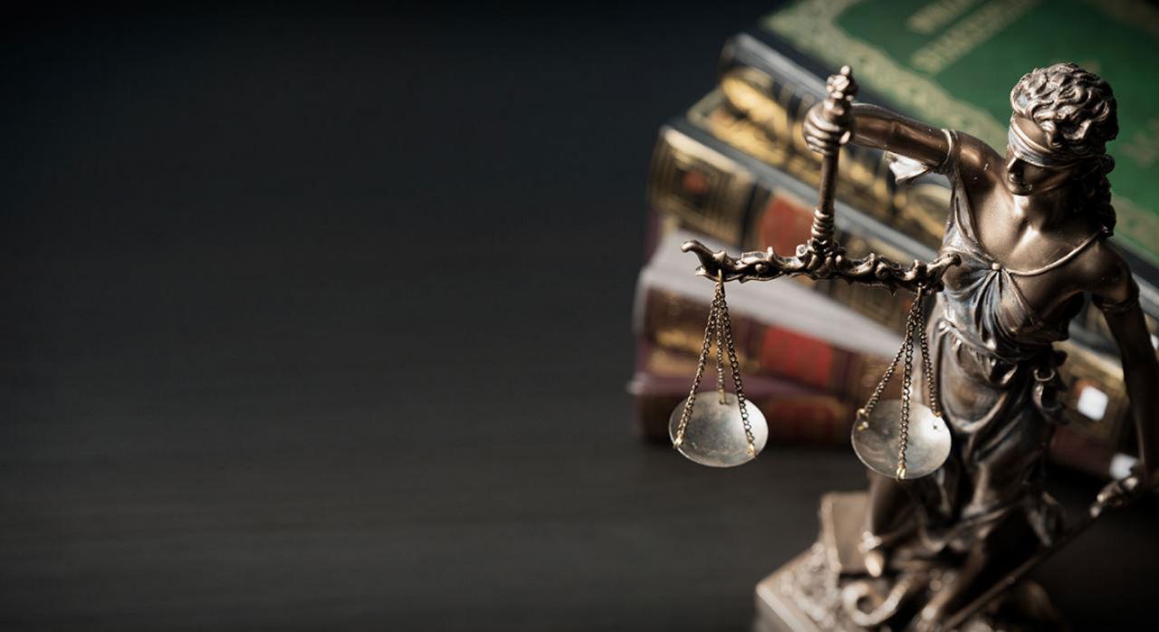 La regulación de los pagos fraccionados del IS es declarada inconstitucional por el Pleno del TC La regulación de los pagos fraccionados del IS es inconstitucionales. Imagen de la balanza de la justicia