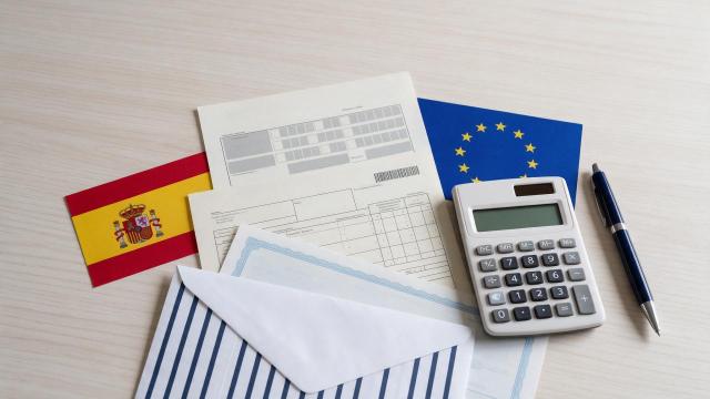 Improcedencia de denegar la devolución del IVA ingresado por error en España por el hecho de haber sido repercutido a los consumidores, cuando correspondía recaudarlo a otro Estado miembro