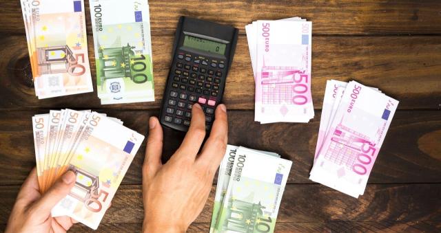 La DGT aclara si las empresas con más de 10 trabajadores pueden aplicar los tipos reducidos del IS para entidades con una cifra de negocios inferior a un millón de euros