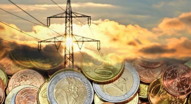 Informe técnico-económico: coeficiente de graduación del 50% de la tasa no justificado El Tribunal deberá concretar si puede considerarse motivado el informe técnico económico de la tasa cuando utiliza un coeficiente de graduación del 50% que no aparece justificado. Imagen de una torre de luz con monedas de fondo