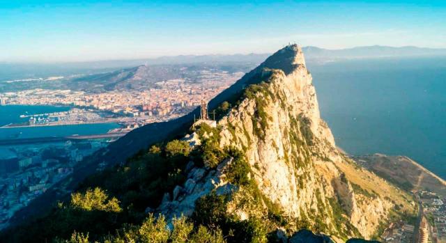 Gibraltar: acuerdo fiscal entre España, Gran Bretaña e Irlanda del Norte. Imagen del peñón de Gibraltar