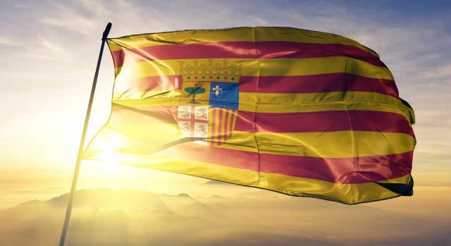 Aragón actualiza sus medidas tributarias por la prórroga del estado de alarma. Imagen de la bandera de Aragón