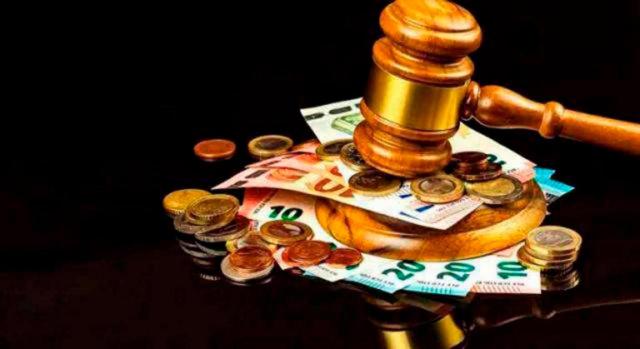 Cuestiones planteadas al Tribunal Supremo durante la primera quincena de mayo de 2025 Cuestiones planteadas al Tribunal Supremo durante la primera quincena de mayo de 2025. Imagen de maza judicial sobre dinero