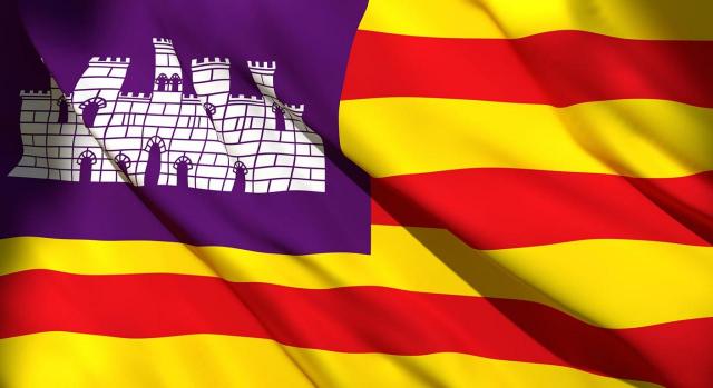 Baleares modifica varias deducciones en IRPF. Bandera de la Comunidad de Baleares
