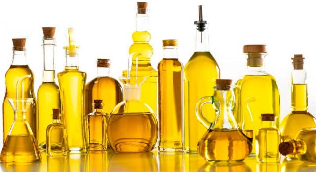 Bizkaia reduce los tipos de IVA de los alimentos esenciales. Imagen de diversos formatos de aceite