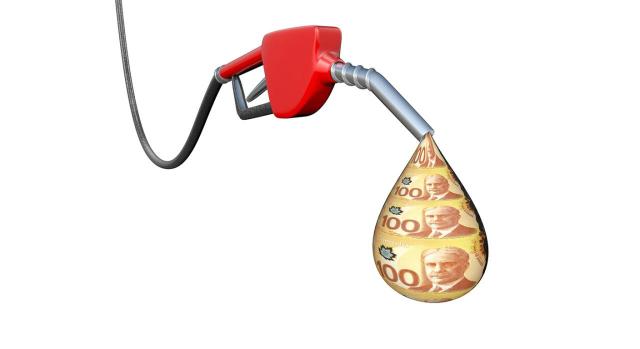 TGUE: No cabe establecer el devengo de impuestos especiales sobre la base de una entrega ficticia de carburante que figura en facturas falsas. Bomba de gasolina que expede dinero