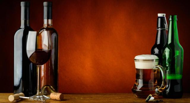 Límites a la exención del Impuesto sobre el Alcohol y Bebidas Derivadas Límites a la exención del Impuesto sobre el Alcohol y Bebidas Derivadas. Cerveza y vino