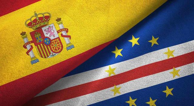 Convenio entre España y Cabo Verde para evitar la doble imposición y prevenir la evasión fiscal. Imagen de las banderas de Cabo Verde y España