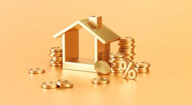 No pérdida patrimonial IRPF: comisión de agencia inmobiliaria La comisión abonada a una agencia inmobiliaria no se considera pérdida patrimonial en IRPF para el comprador que desiste de la compra. Imagen de un dibujo de una casa, monedas y el símbolo del porcentaje todos ellos con el color dorado