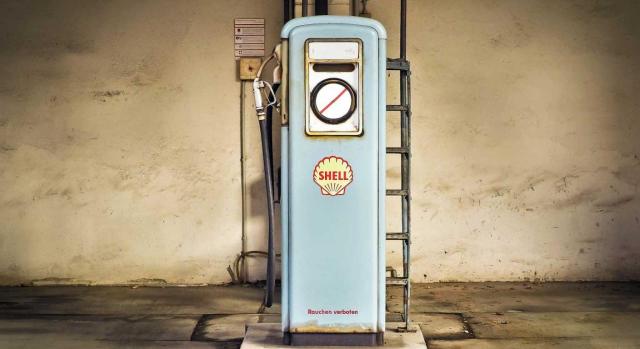 Álava responde a la crisis en Oriente Medio con medidas fiscales urgentes Álava responde a la crisis en Oriente Medio con medidas fiscales urgentes. Imagen de un dispensador de gasolina