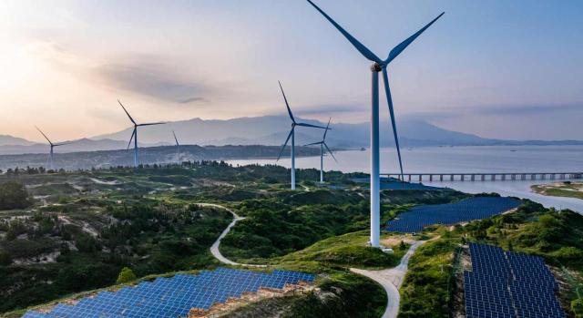 El País Vasco aprueba el Reglamento del canon de energías renovables El País Vasco aprueba el Reglamento del canon de energías renovables. Energía solar fotovoltaica energía eólica nuevas energías al atardecer