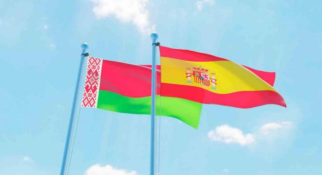 Convenio doble imposición. Banderas de España y Bielorrusia