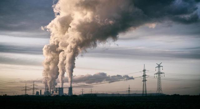 EL TS confirma la finalidad medioambiental del Impuesto gallego sobre la Contaminación Atmosférica EL TS confirma la finalidad medioambiental del Impuesto gallego sobre la Contaminación Atmosférica. Planta de energía desprendiendo mucho humo