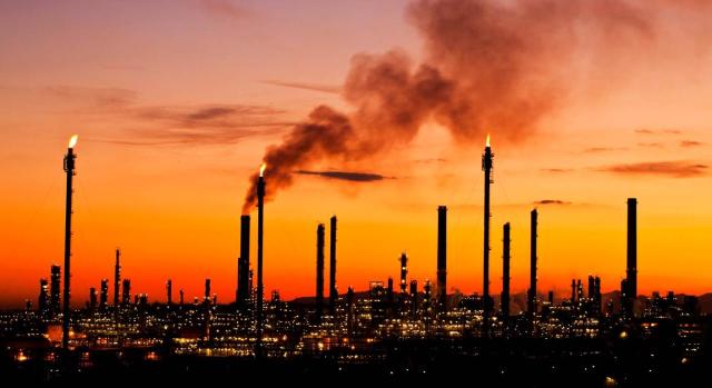 Proyecto de Orden: modelos 587 y A23 relativos al Impuesto sobre los Gases Fluorados de Efecto Invernadero. Chimeneas proyectando gases de efecto invernadero