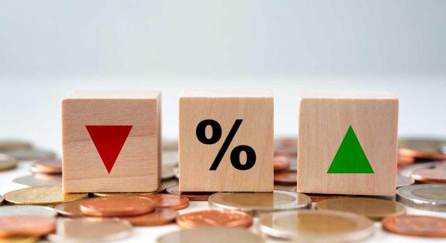 Gipuzkoa aprueba los modelos 770 y 771 relativos al Impuesto sobre el margen de intereses y comisiones de determinadas entidades financieras Gipuzkoa aprueba los modelos 770 y 771 relativos al Impuesto sobre el margen de intereses y comisiones de determinadas entidades financieras. Imagen de unos cuadrados de madera con flecha rojo y fecha verde entre un simbolo de porcentaje