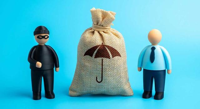 Hechos constitutivos de la responsabilidad solidaria producidos durante la normativa anterior, pero procedimiento de derivación iniciado muchos años después, sin que las actuaciones contra el deudor principal puedan interrumpir su prescripción. Imagen de dos muñecos tipo lego en el que hay un ladrón, un saco robado, y un hombre