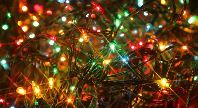 Selección de doctrina administrativa. Noviembre 2025 (2.ª quincena). Imagen de muchas lucecitas de navidad