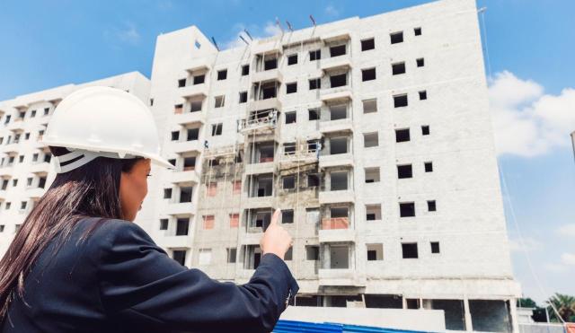 Las derramas por obras estructurales no se deducen directamente en el IRPF, pero aumentan el valor de adquisición de la vivienda a efectos de determinar una ganancia o pérdida patrimonial Las derramas por obras estructurales no se deducen directamente en el IRPF, pero aumentan el valor de adquisición de la vivienda a efectos de determinar una ganancia o pérdida patrimonial