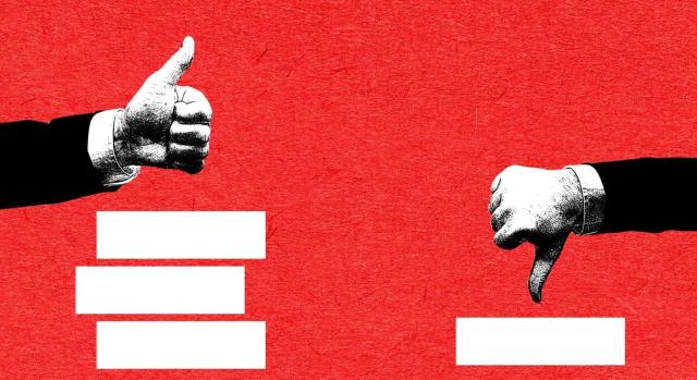 Si una entidad sin ánimo de lucro tributa en el IS por el régimen de entidades parcialmente exentas, no supone que esté exenta en el IAE. Imagen de dos manos una apunta para arriba y otro para abajo