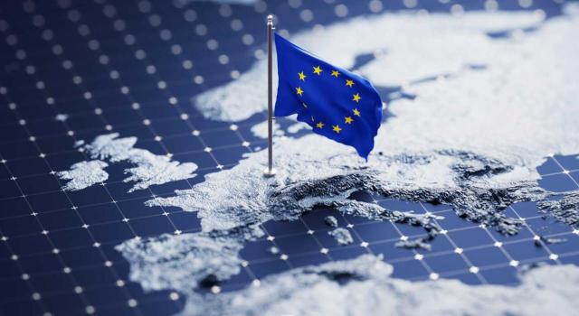 TS y valor en aduana: no siempre se puede tomar el precio de la primera venta, introducción física de las mercancías en la UE, sino que se ha de acreditar la comercialización, teniendo que tomar el precio de la segunda venta. Imagen del mapa mundi de Europa y en el centro la bandera de la UE