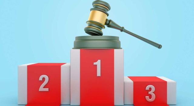 Selección de sentencias publicadas en la segunda quincena de julio y agosto de 2025 Selección de sentencias publicadas en la segunda quincena de julio y agosto de 2025. Imagen de un podiu en el que un mazo de un juez está en la posición 1