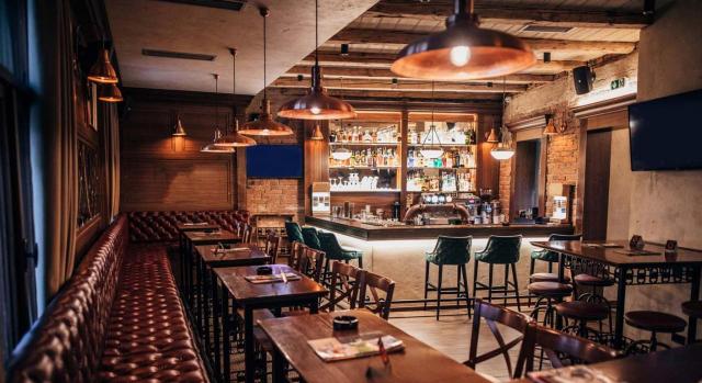 IRPF e IVA: Orden de módulos para el año 2021 IRPF e IVA: Orden de módulos para el año 2021. Imagen del interior de un pub de ciudad
