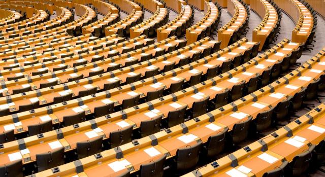 Una arquitectura fiscal más simple para beneficiar a las empresas y ciudadanos de la UE. Imagen de la parte interior del Parlamento Europeo de Bruselas
