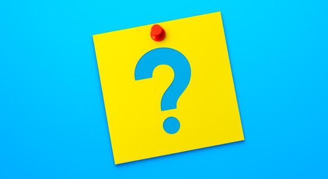 Inmueble vendido sin haberse acreditado la residencia: ¿IRNR o IRPF? Inmueble vendido sin haberse acreditado la residencia: ¿IRNR o IRPF? Post-it con signo de interrogación azul sobre fondo amarillo