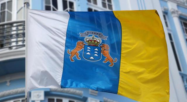 Canarias adopta nuevas medidas en los presupuestos con vista a los damnificados por el volcán. Imagen de la bandera de Canarias