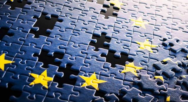 Consejo de la UE: acuerdo para reforzar la cooperación con los organismos de investigación de la UE para evitar el fraude del IVA Fraude del IVA: el Consejo de la UE alcanza un acuerdo para reforzar la cooperación con los organismos de investigación de la UE. Imagen de la bandera de la UE hecha en puzzle