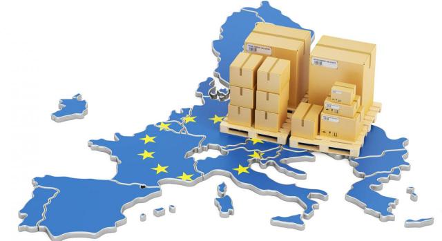 Transposición. Imagen de mapa de la Unión Europea con envíos de paquetería