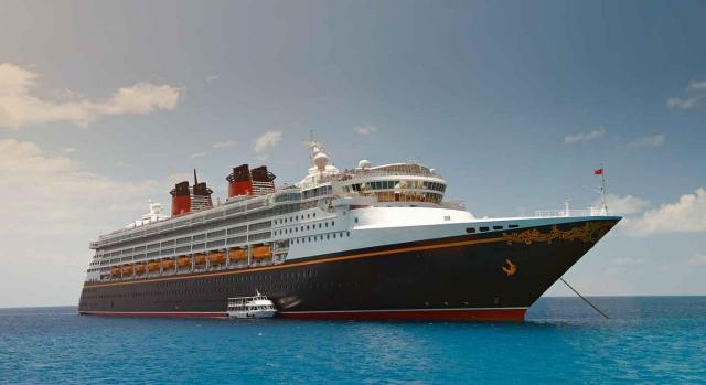 TC, constitucionalidad, Cataluña, Impuesto sobre las estancias en embarcaciones de crucero turístico, recargo, Barcelona TC, constitucionalidad, Cataluña, Impuesto sobre las estancias en embarcaciones de crucero turístico, recargo, Barcelona. Imagen de un crucero en un días soleado