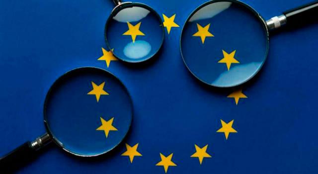 Proyecto de Ley que modifica la Ley General Tributaria para Trasponer la Directiva DAC 7 para la información fiscal. Imagen de la bandera de la Unión Europea rodeada de tres lupas
